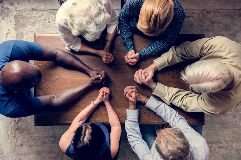 diverse-religious-prayer